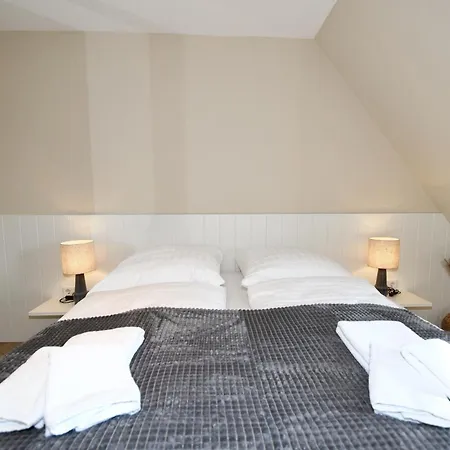 Doppelhaushaelfte Dorfkoje *