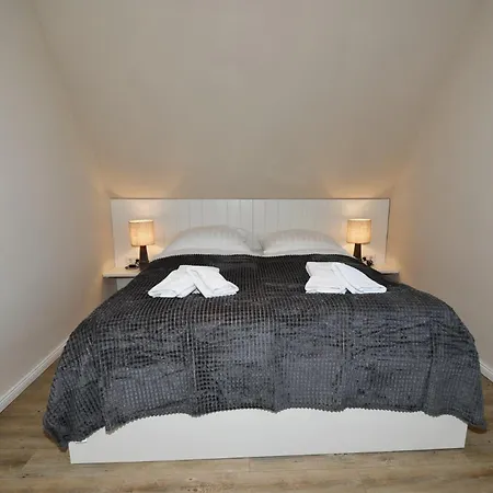 Doppelhaushaelfte Dorfkoje Tatil Evi *