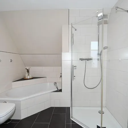 Doppelhaushaelfte Dorfkoje Tatil Evi